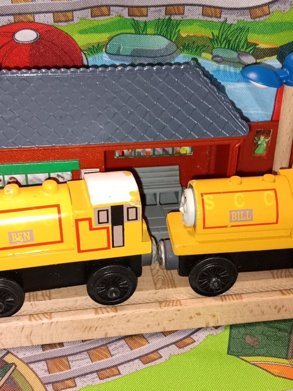 Thomas Wooden Railway Train Track Engine Bill and Ben Flat Magnet Staple